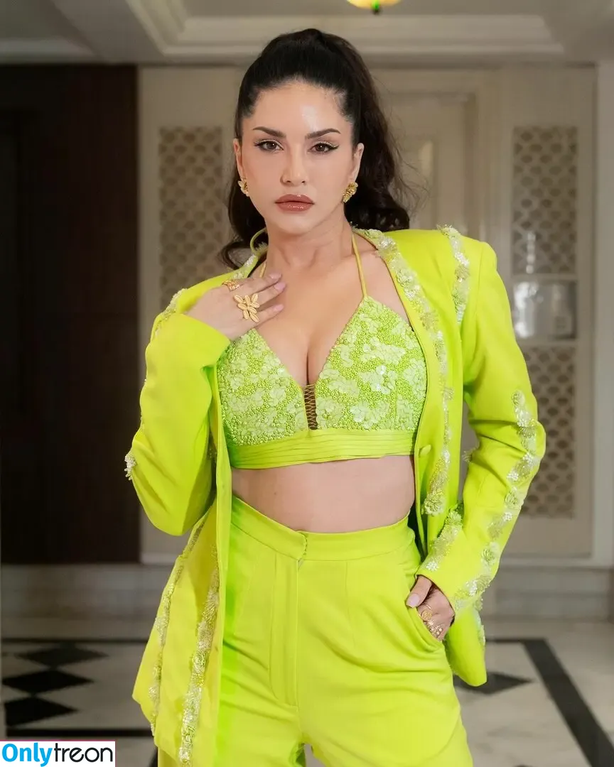 Sunny Leone nude photo #0456 (SunnyLeone)