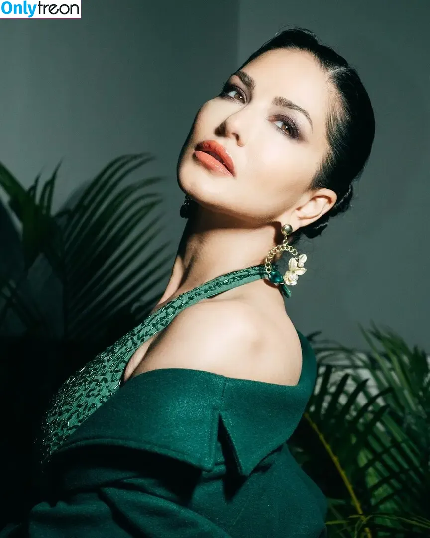 Sunny Leone голая photo #0538 (SunnyLeone)