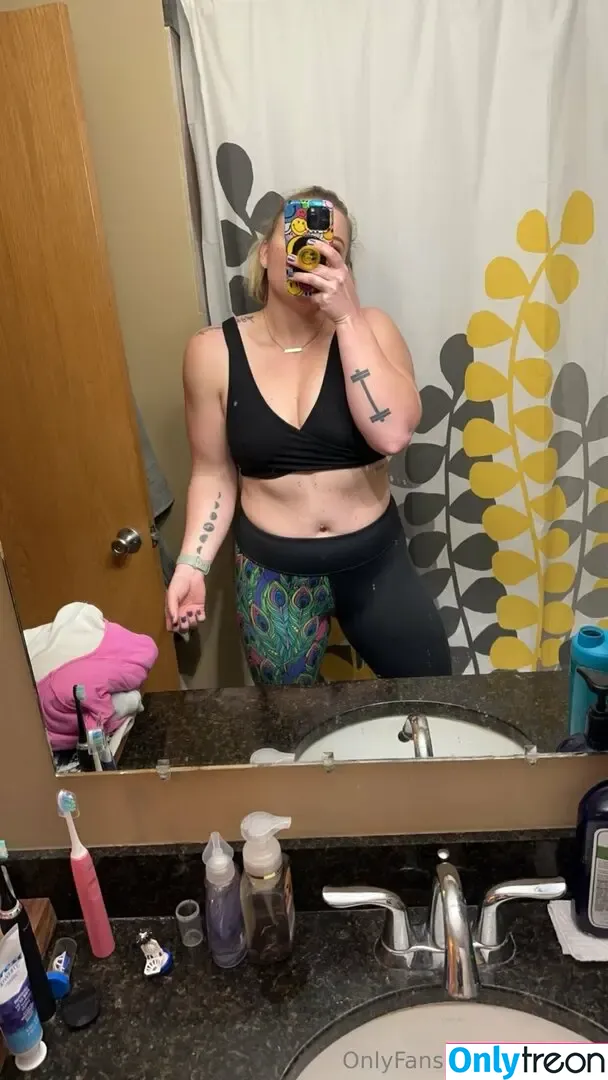 Sunny nude photo #0008 (sunny84 / sunnywithachanc3)