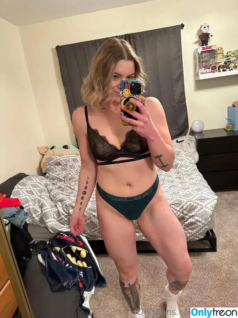 Sunny nude photo #0015 (sunny84 / sunnywithachanc3)