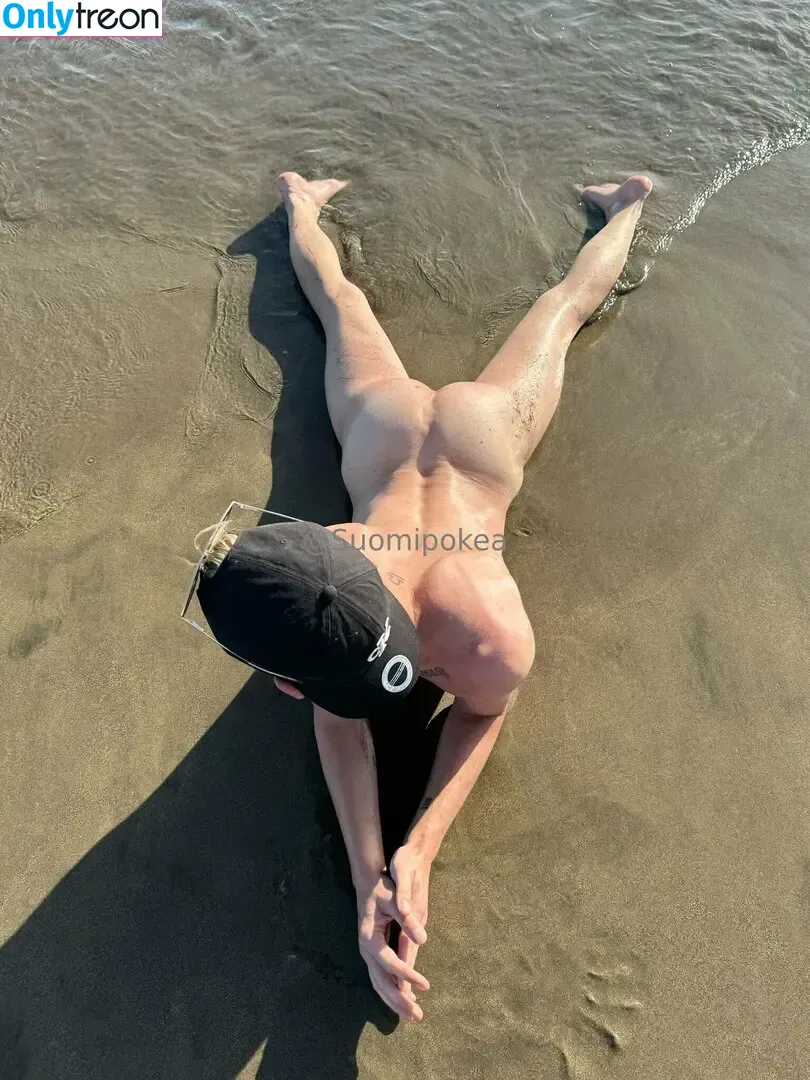 suomipokea nude photo #0040 (suomipoika__)