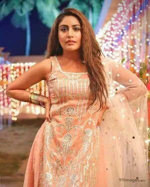 Surbhi Chandna / officialsurbhic фото голая #0108