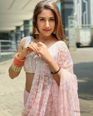 Surbhi Chandna / officialsurbhic фото голая #0109