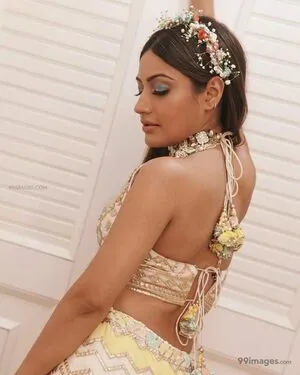Surbhi Chandna / officialsurbhic фото голая #0110