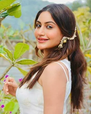 Surbhi Chandna / officialsurbhic фото голая #0112