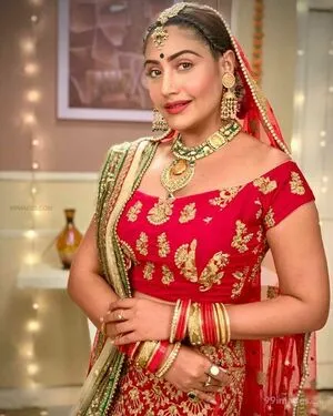 Surbhi Chandna / officialsurbhic фото голая #0114