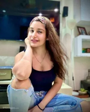 Surbhi Chandna / officialsurbhic фото голая #0136