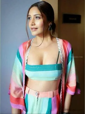 Surbhi Chandna / officialsurbhic фото голая #0137