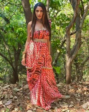 Surbhi Chandna / officialsurbhic фото голая #0185