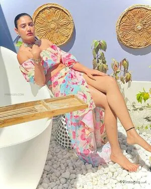 Surbhi Chandna / officialsurbhic фото голая #0194