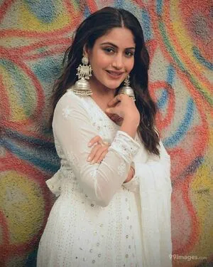 Surbhi Chandna / officialsurbhic фото голая #0199