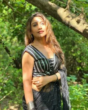 Surbhi Chandna / officialsurbhic фото голая #0206