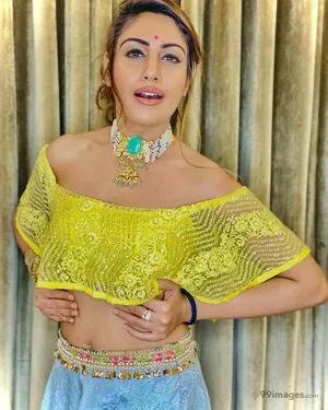Surbhi Chandna / officialsurbhic фото голая #0208