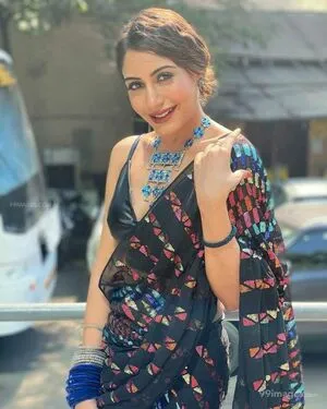 Surbhi Chandna / officialsurbhic фото голая #0210