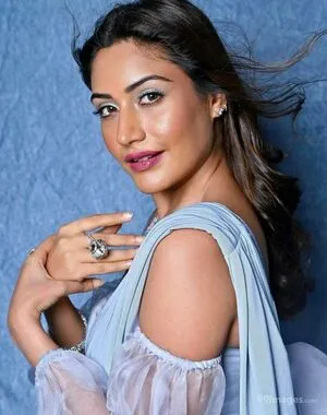 Surbhi Chandna / officialsurbhic фото голая #0226