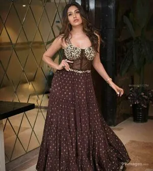 Surbhi Chandna / officialsurbhic фото голая #0230