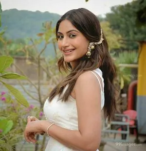 Surbhi Chandna / officialsurbhic фото голая #0241