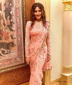 Surbhi Chandna / officialsurbhic фото голая #0250