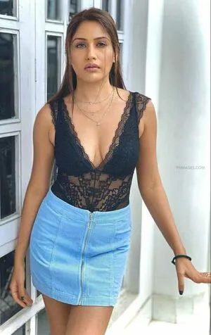 Surbhi Chandna / officialsurbhic фото голая #0259