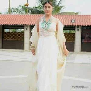 Surbhi Chandna / officialsurbhic фото голая #0327