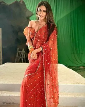 Surbhi Chandna / officialsurbhic фото голая #0333