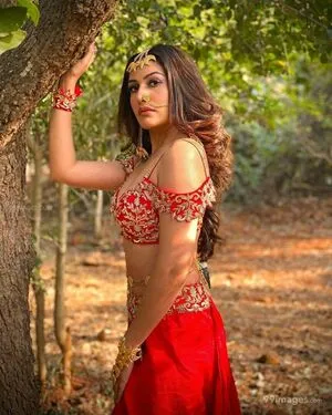 Surbhi Chandna / officialsurbhic фото голая #0345