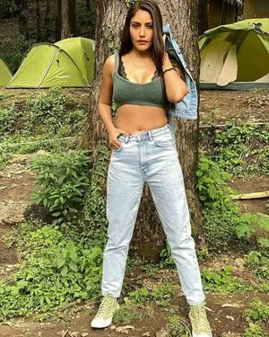 Surbhi Chandna / officialsurbhic фото голая #0349