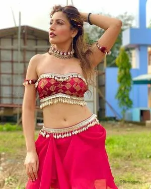 Surbhi Chandna / officialsurbhic фото голая #0359