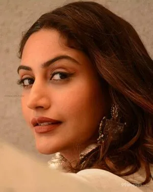 Surbhi Chandna / officialsurbhic фото голая #0360