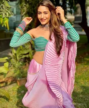 Surbhi Chandna / officialsurbhic фото голая #0365