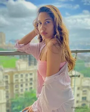 Surbhi Chandna / officialsurbhic фото голая #0374