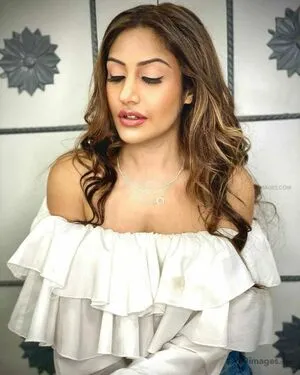 Surbhi Chandna / officialsurbhic фото голая #0390