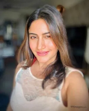 Surbhi Chandna / officialsurbhic фото голая #0425