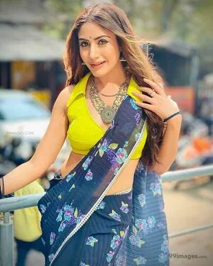 Surbhi Chandna / officialsurbhic фото голая #0427