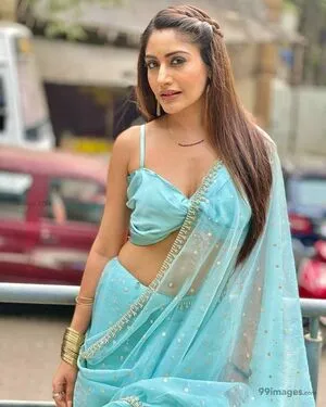 Surbhi Chandna / officialsurbhic фото голая #0432