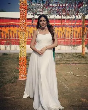 Surbhi Chandna / officialsurbhic фото голая #0435