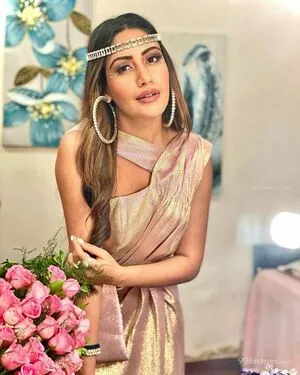Surbhi Chandna / officialsurbhic фото голая #0436
