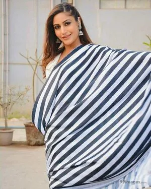 Surbhi Chandna / officialsurbhic фото голая #0440