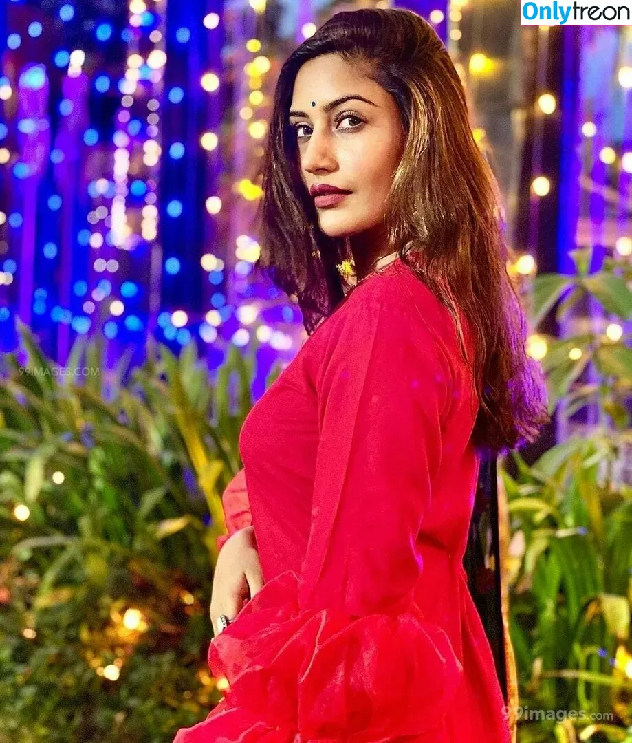 Surbhi Chandna голая photo #0091 (officialsurbhic)
