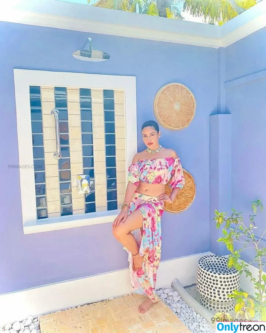 Surbhi Chandna голая photo #0098 (officialsurbhic)