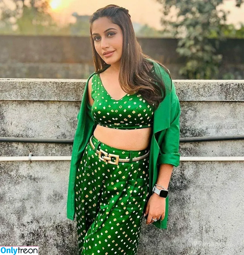 Surbhi Chandna nude photo #0101 (officialsurbhic)