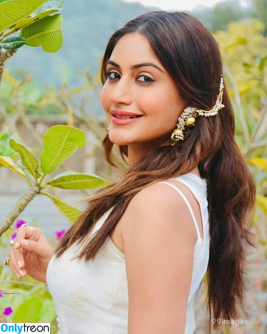 Surbhi Chandna голая photo #0112 (officialsurbhic)