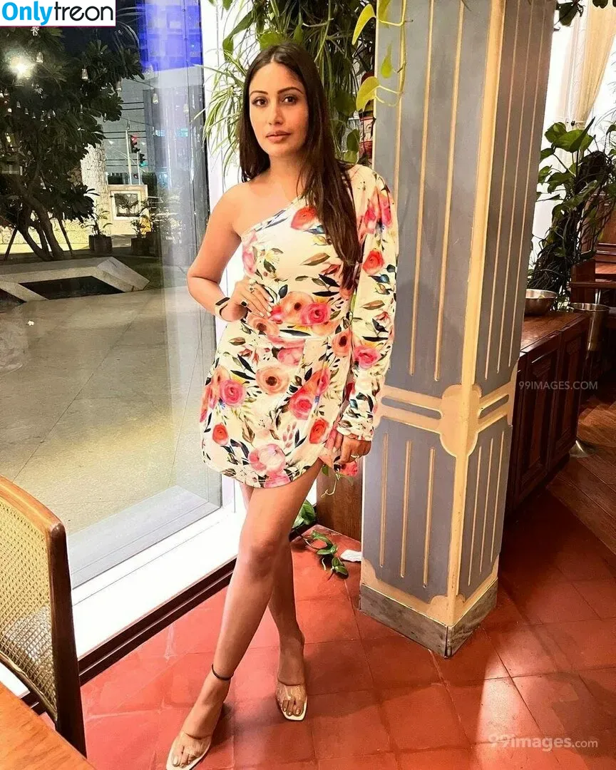 Surbhi Chandna голая photo #0115 (officialsurbhic)