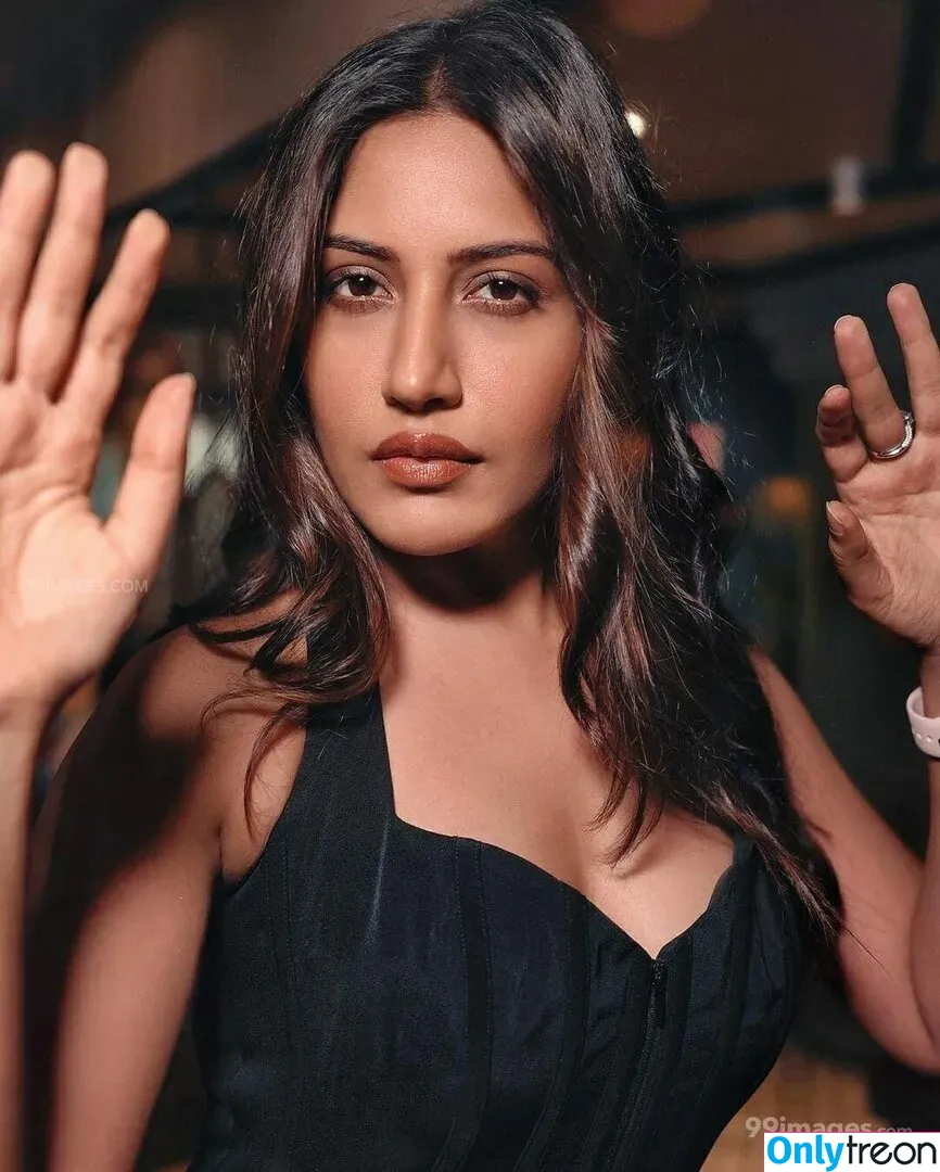 Surbhi Chandna голая photo #0116 (officialsurbhic)
