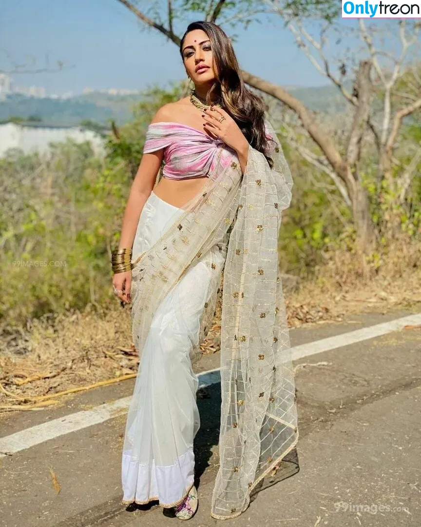Surbhi Chandna голая photo #0118 (officialsurbhic)