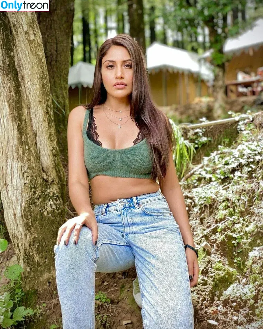 Surbhi Chandna голая photo #0121 (officialsurbhic)