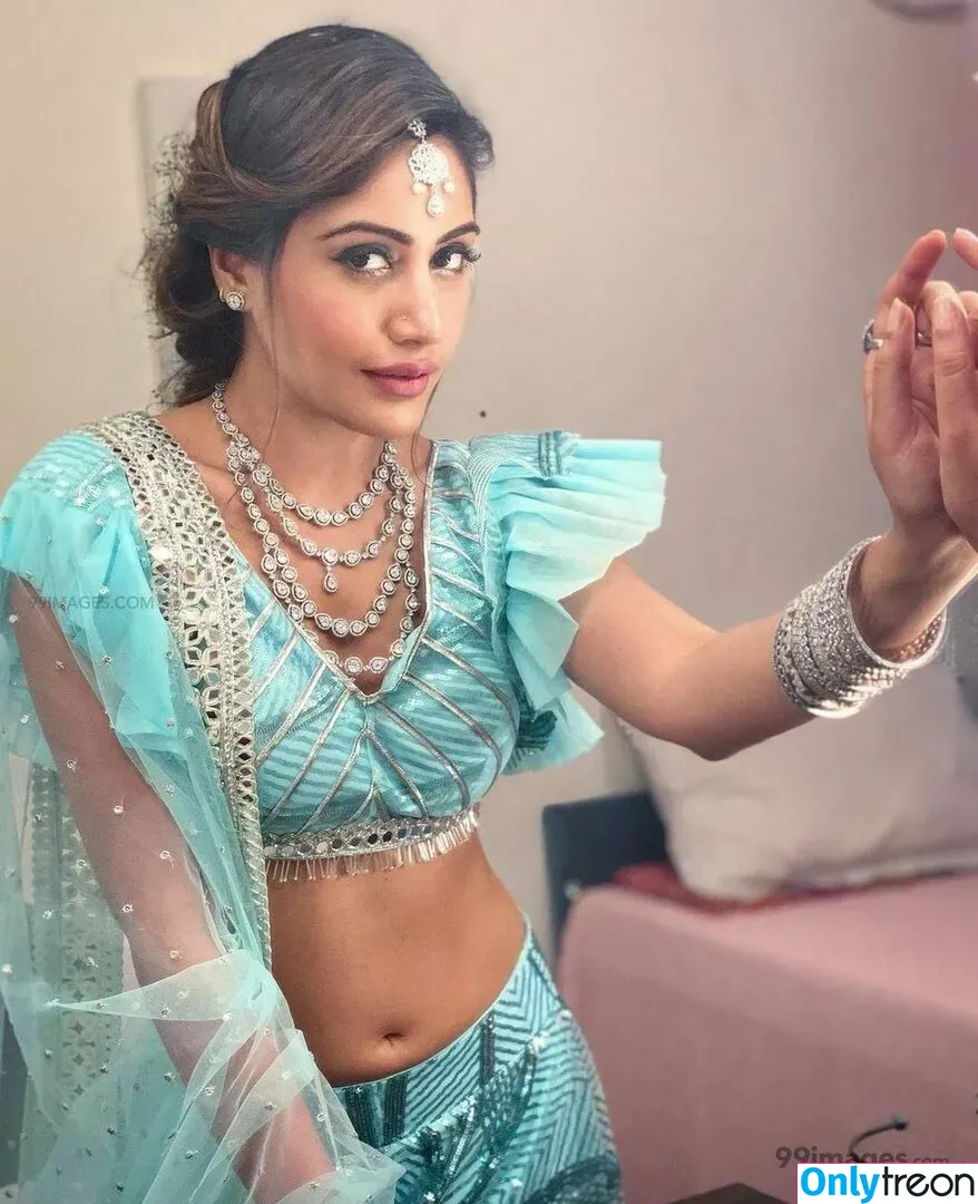 Surbhi Chandna голая photo #0142 (officialsurbhic)