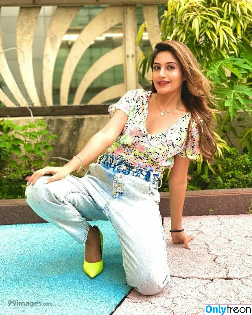 Surbhi Chandna голая photo #0143 (officialsurbhic)
