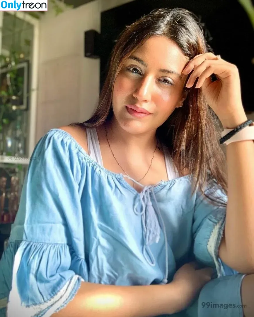 Surbhi Chandna голая photo #0162 (officialsurbhic)