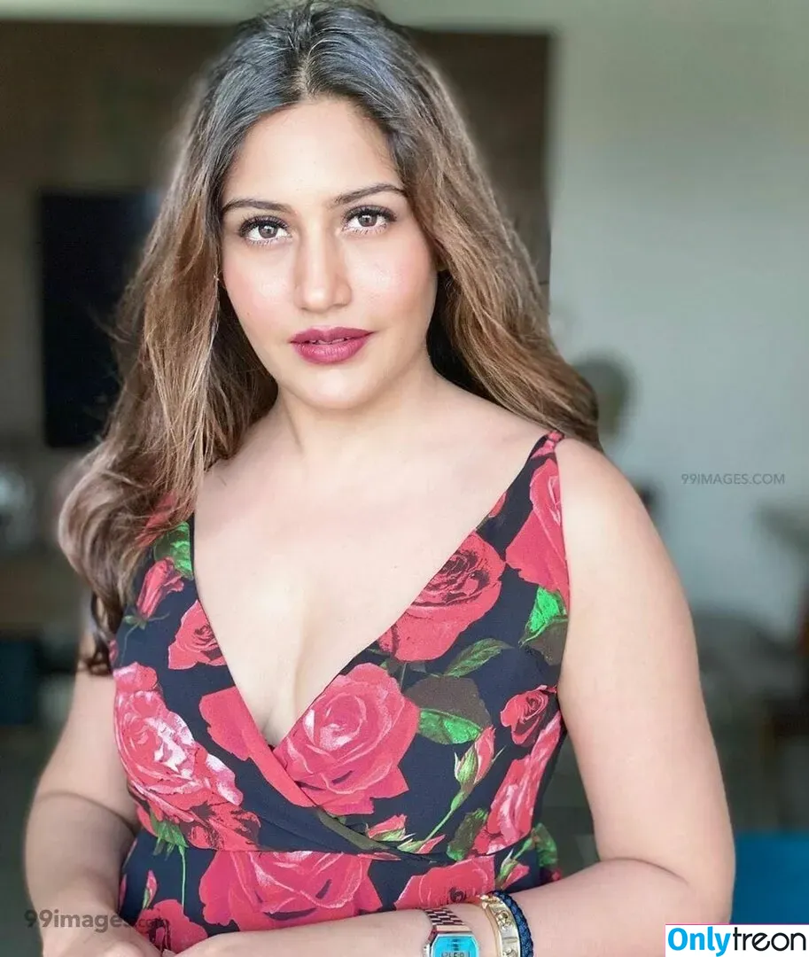 Surbhi Chandna голая photo #0172 (officialsurbhic)